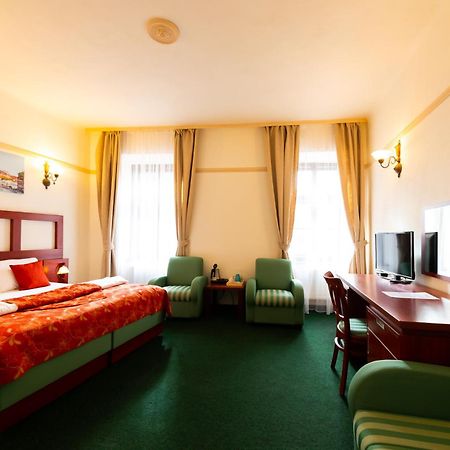 Vivaldi Apartments Mikulov Extérieur photo