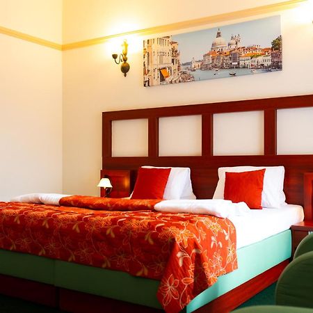 Vivaldi Apartments Mikulov Extérieur photo