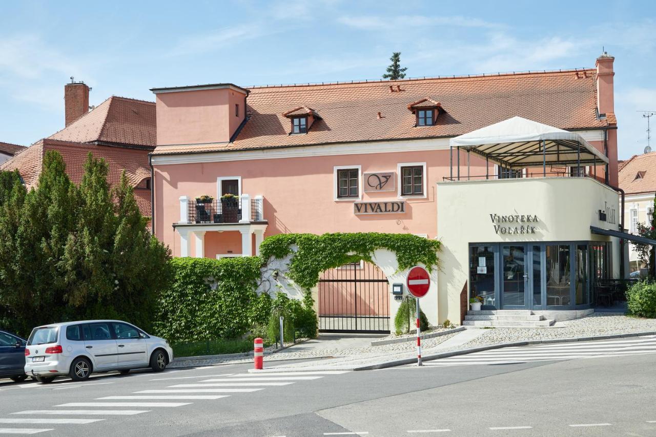 Vivaldi Apartments Mikulov Extérieur photo