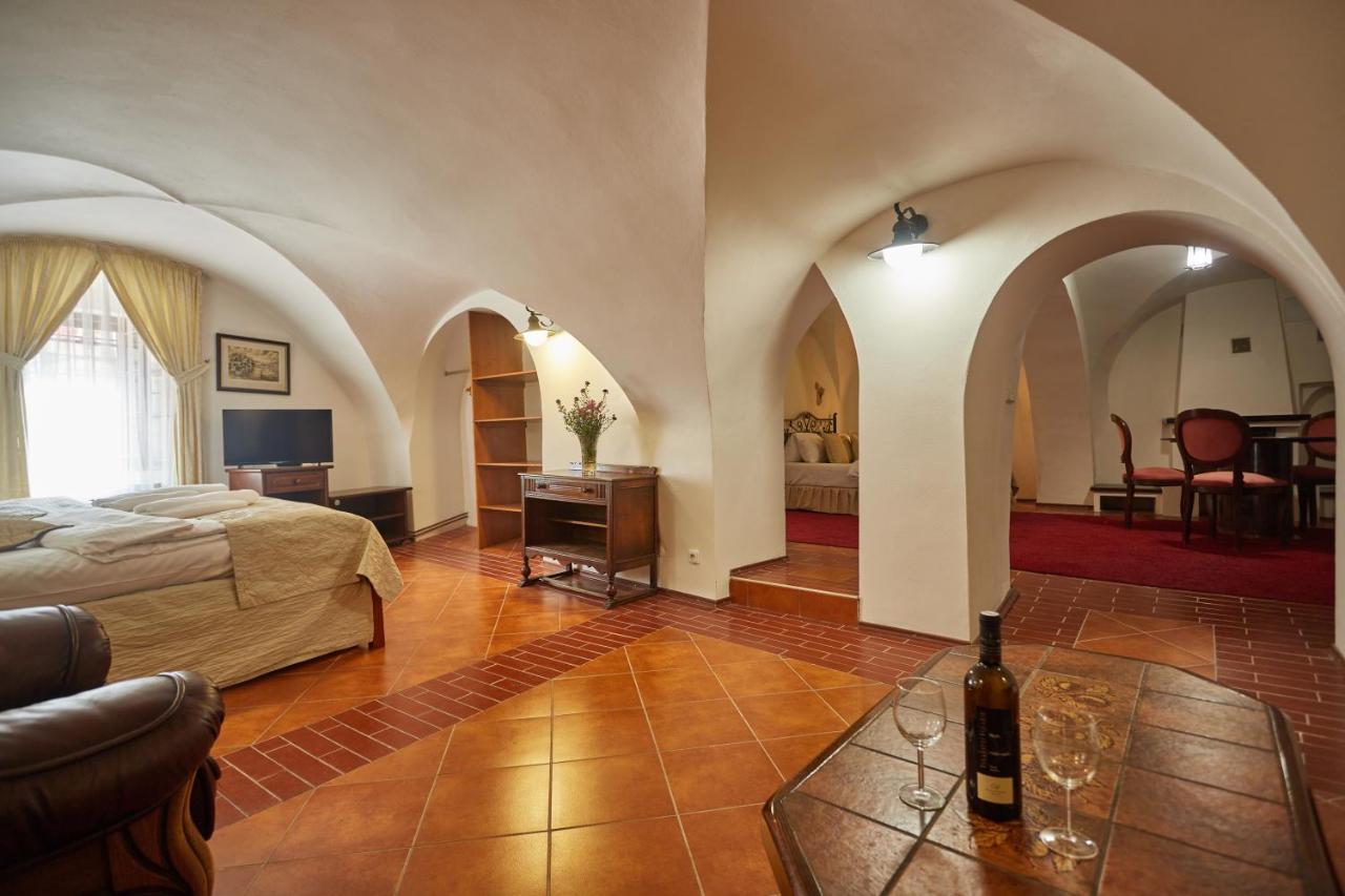 Vivaldi Apartments Mikulov Extérieur photo